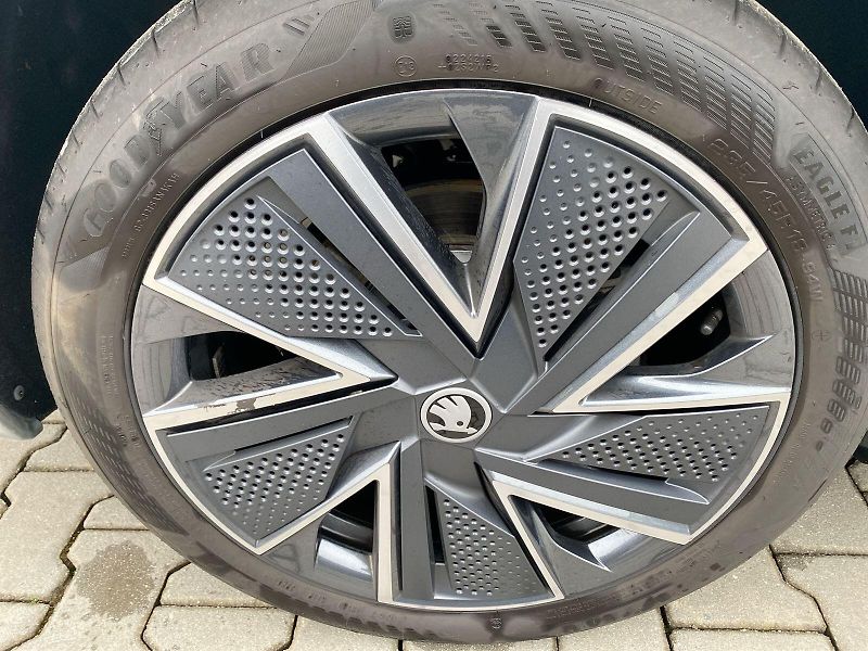 Škoda Superb (2025) Combi 2,0 TDI 4x4 DSG Sportlin - fotka 29 z 32