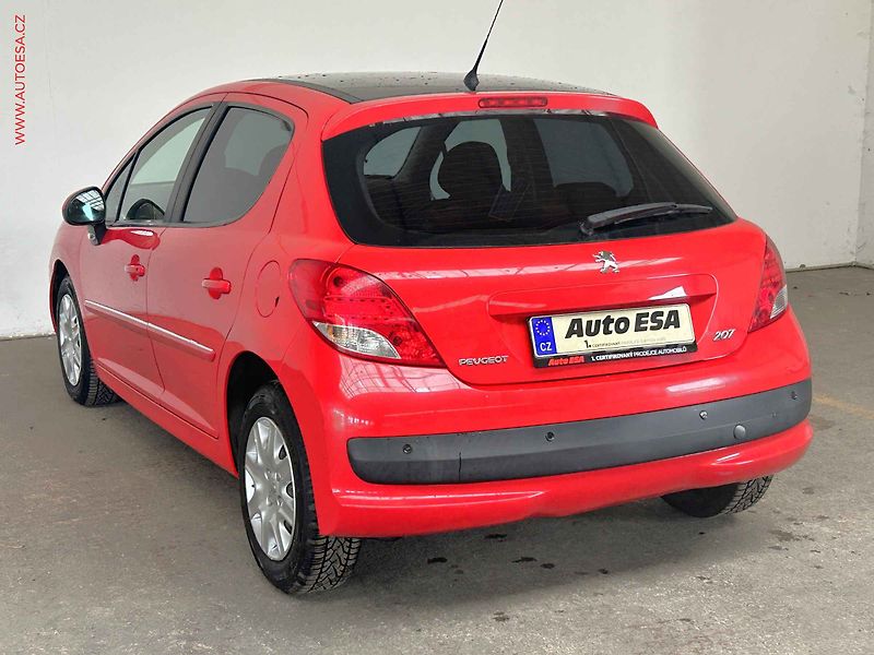 Peugeot 207 (2011) 1.4 i, 2.maj,ČR - fotka 6 z 14