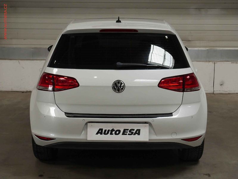 Volkswagen Golf (2014) 1.2TSI, Navi, tempo, park - fotka 5 z 20