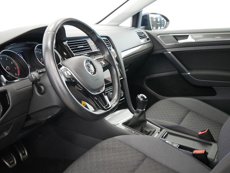 Volkswagen Golf - fotka 14 z 26