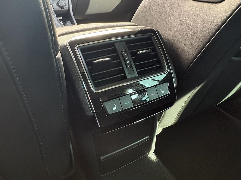 Škoda Superb 2.0 TDI 4x4 DSG / 140 kW Style - fotka 24 z 26