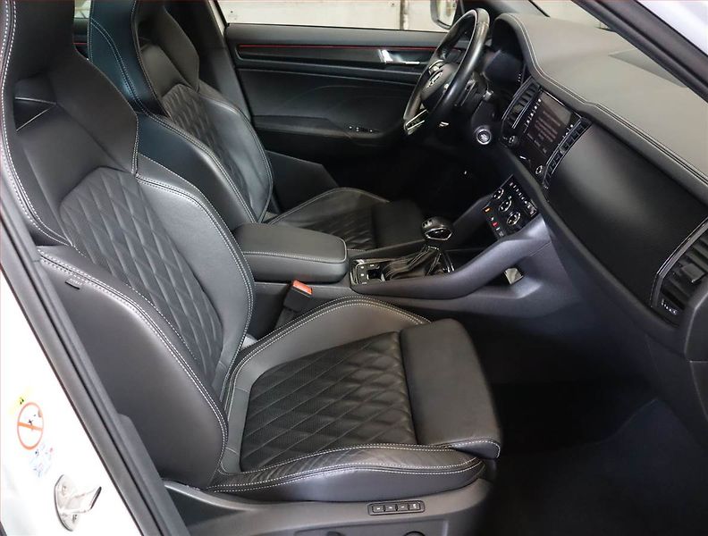 Škoda Kodiaq (2023) 2.0 TSI - fotka 9 z 32