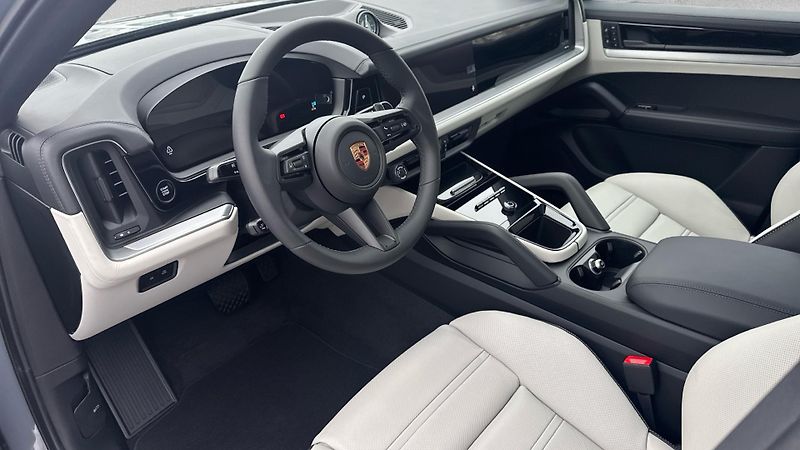 Porsche Cayenne (2026) E-Hybrid - fotka 15 z 30