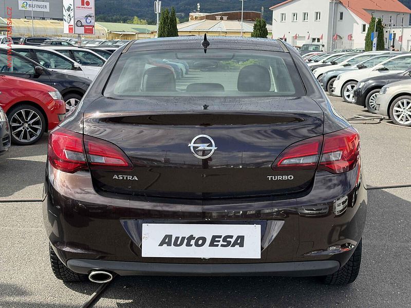 Opel Astra (2014) 1.4i, 2.maj,ČR, STK6/28 - fotka 5 z 16