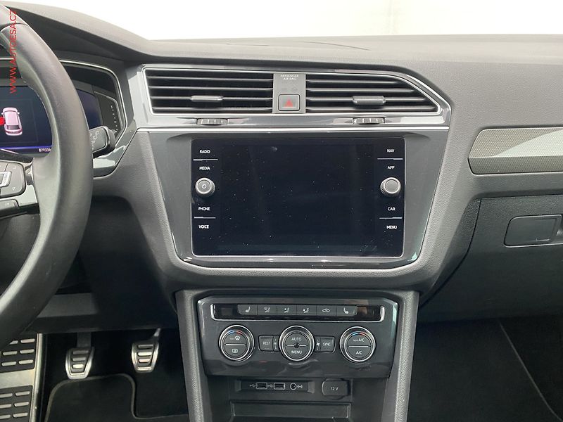 Volkswagen Tiguan (2020) 1.5 TSi, IQ Drive, LED, +kola - fotka 12 z 18