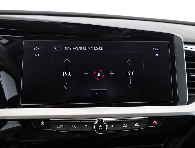 Opel Grandland X (2023) 1.2 Turbo - fotka 15 z 21