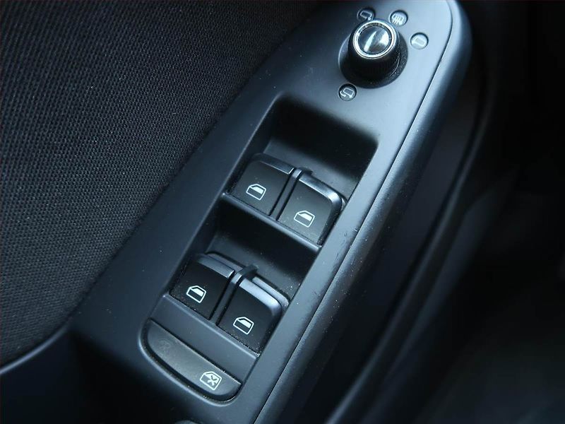 Audi A4 (2011) 3.0 TDI, 4X4, Automat - fotka 16 z 18