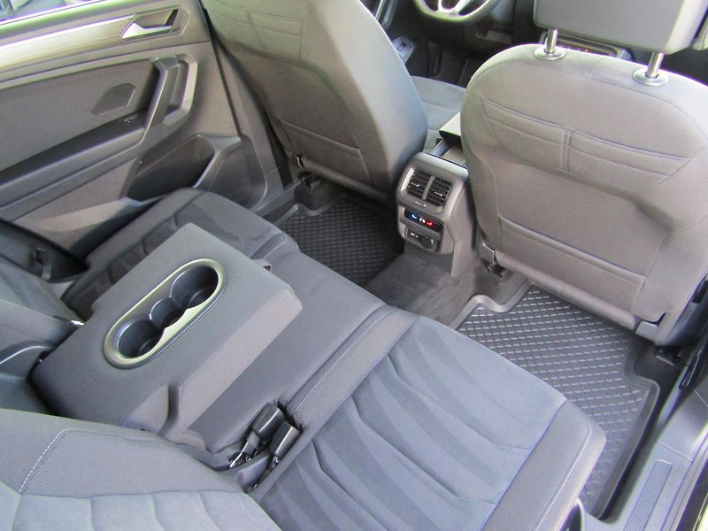 Volkswagen Tiguan Elegance 2.0 TDI 147 kW DSG 4 - fotka 25 z 30