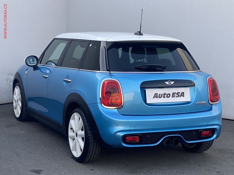 Mini Cooper S (2016) 2.0i, AT, LED - fotka 6 z 17