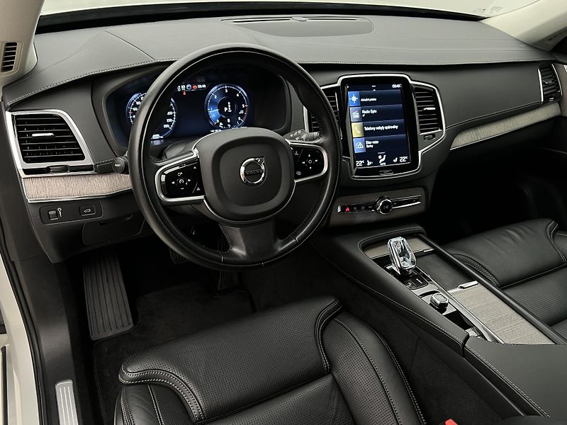Volvo XC90 B5 AWD INSCRIPTION AUT 1. maj. - fotka 4 z 47