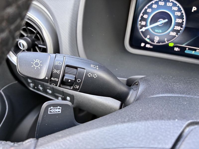 Hyundai Kona EV64kWh-150KW,  REZERVACE - fotka 30 z 38