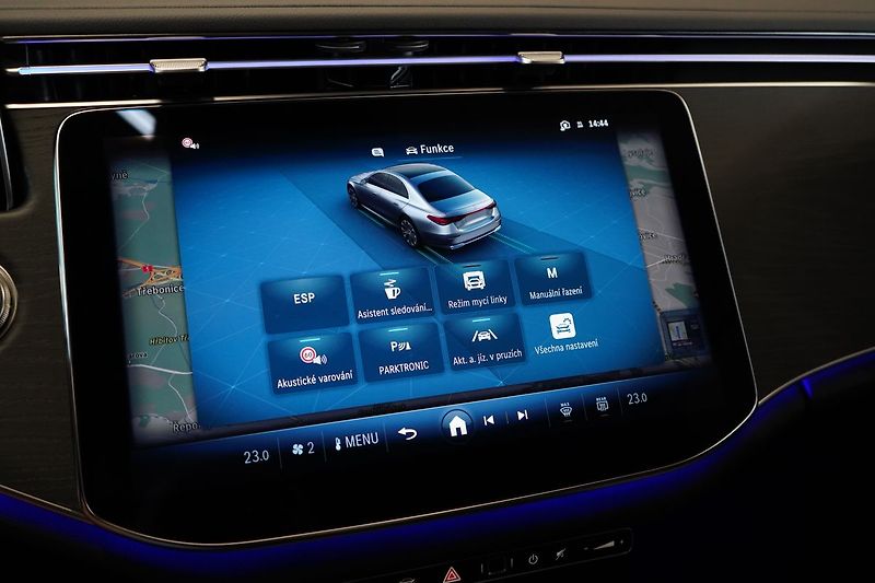 Mercedes-Benz Třídy E 220d 4MATIC, KEYLESS,DISTRONIC - fotka 36 z 43