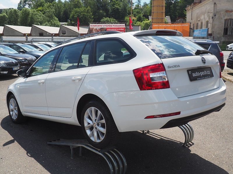 Škoda Octavia (2017) 1.6 TDI Ambiente, Navi - fotka 2 z 35