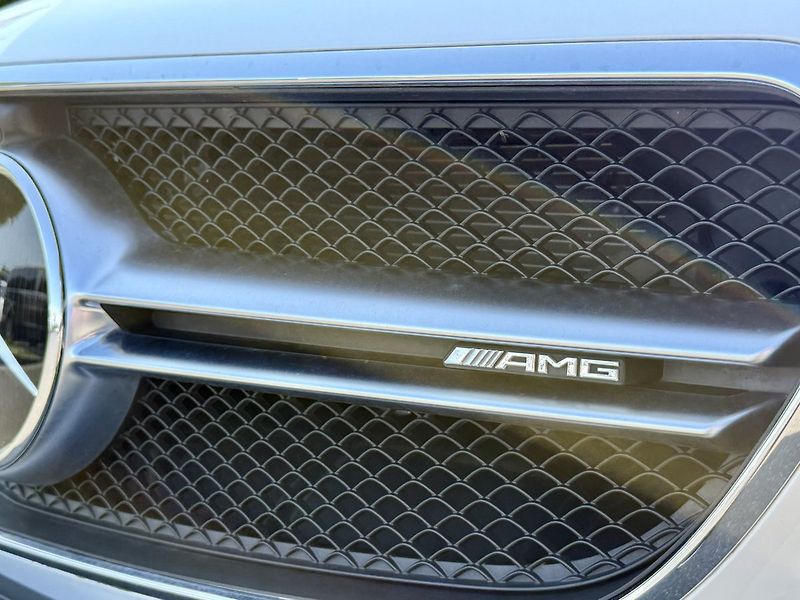 Mercedes-Benz Třídy E (2020) 53 AMG 4MATIC+ kupé - fotka 54 z 58