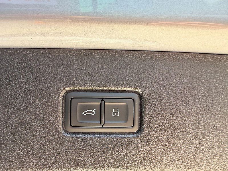Audi Q7 55 TFSI e 280 Tiptronic Quattr - fotka 26 z 30