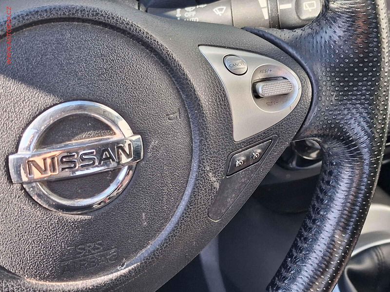 Nissan Juke (2010) 1.6i, Tekna - fotka 13 z 19