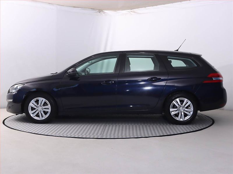 Peugeot 308 (2017) Style 1.6 BlueHDi, Serv.kniha - fotka 3 z 20