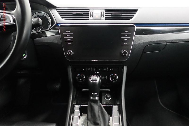 Škoda Superb (2017) 2.0TDi, DSG, bixen, kůže - fotka 13 z 24