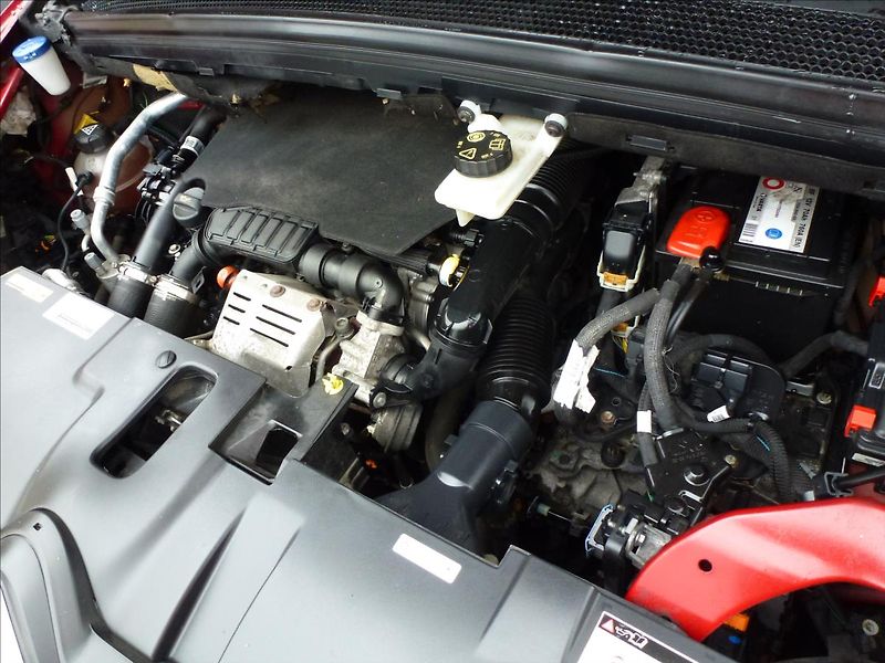 Citroën C4 Picasso 1,2 PureTech 110 MAN  SpaceTou - fotka 40 z 51