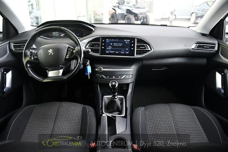 Peugeot 308 SW 1.5BlueHDi ACTIVE CARPLAY - fotka 20 z 47