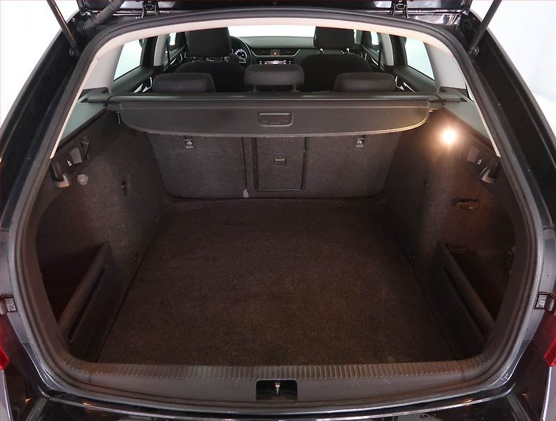 Škoda Octavia (2018) Ambition Plus 1.6 TDI, Automat - fotka 14 z 19