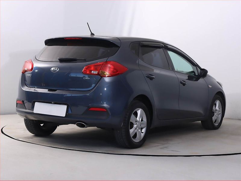 Kia Ceed (2012) 1.6 CRDi - fotka 5 z 15