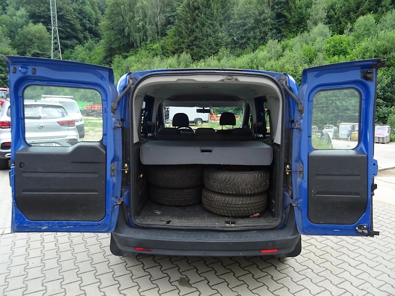 Fiat Dobló (2011) 1.3 JTD 66kw MAN5 - fotka 8 z 24