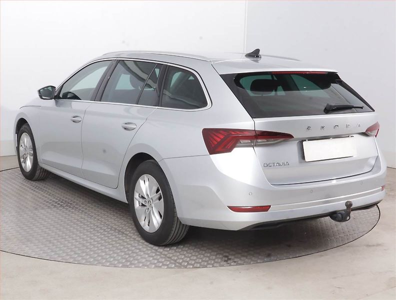 Škoda Octavia (2020) 1.5 TSI, Navi, Tempomat - fotka 4 z 15