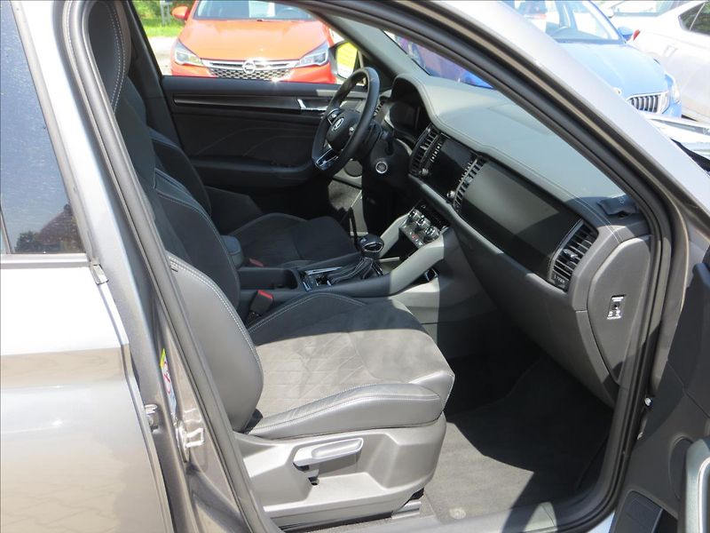 Škoda Kodiaq 2,0 TDI Sportline DSG Matrix - fotka 13 z 34