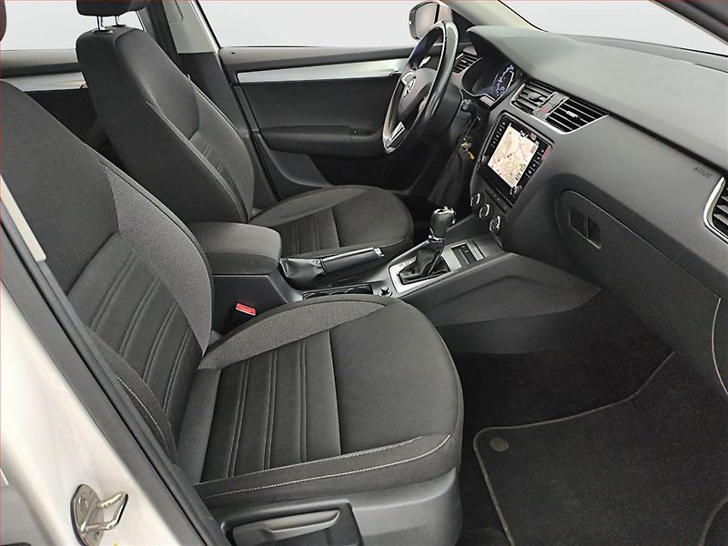 Škoda Octavia (2017) 2.0 TDI, Automat, Navi - fotka 9 z 16