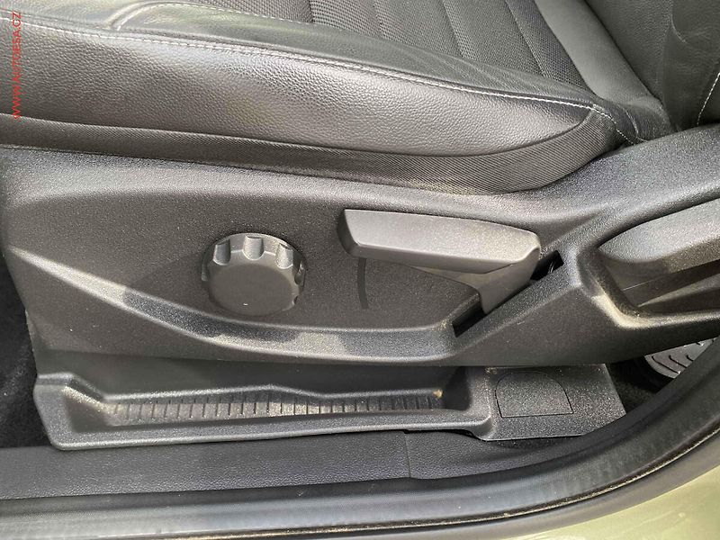 Ford Kuga (2013) 2.0 TDCi 4x4, Titanium, AT - fotka 14 z 19