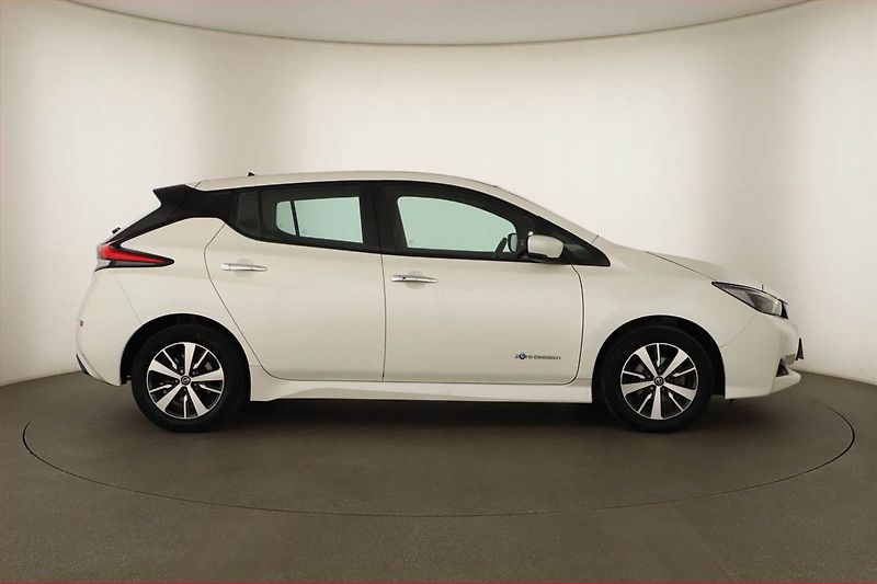 Nissan Leaf (2019) 40 kWh, SoH 87%, Automat - fotka 6 z 17