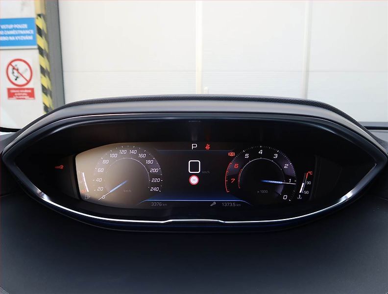 Peugeot 3008 (2021) 1.2 PureTech - fotka 11 z 23