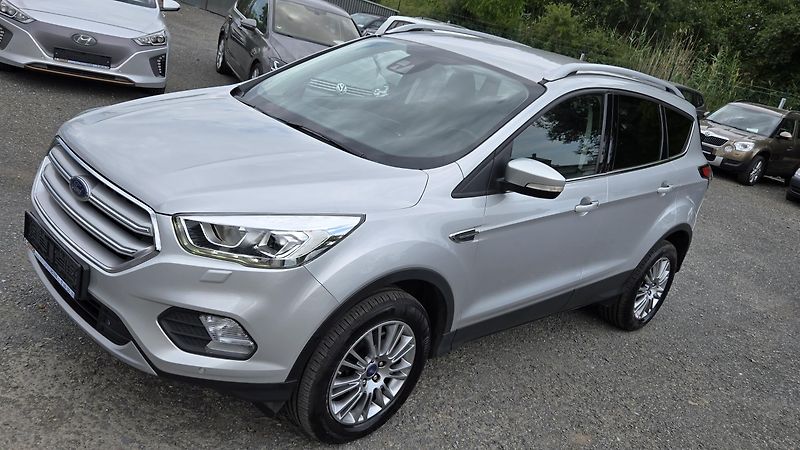 Ford Kuga 2.0TDCIi TITANIUM  110KW 1MAJ. - fotka 2 z 43