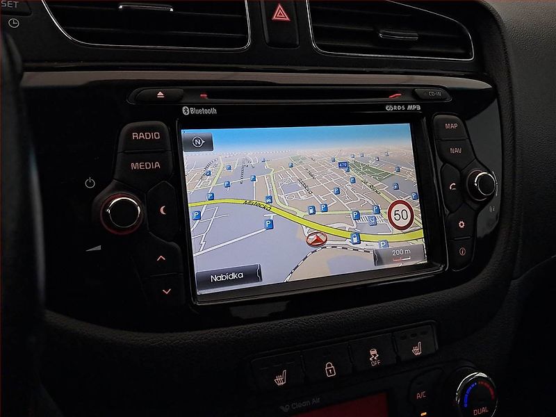 Kia Ceed (2015) 1.6 GDI, Navi, Tempomat - fotka 13 z 20