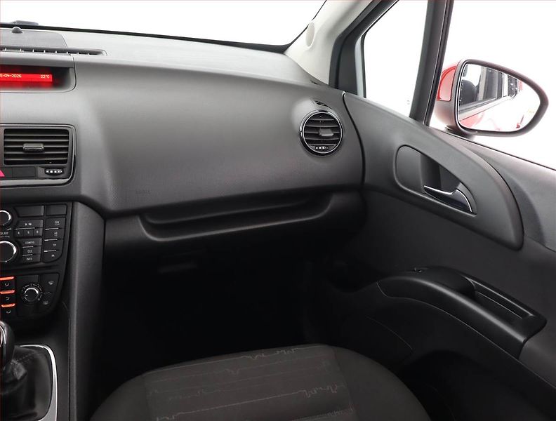 Opel Meriva (2014) 1.4 i - fotka 8 z 21
