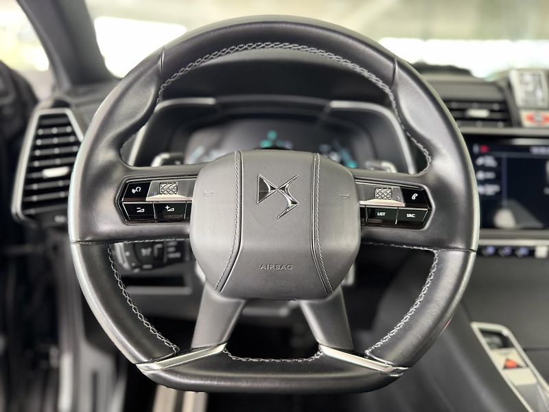 DS Automobiles DS7 Crossback 1,6 E-TENSE 300*AT8*4x4*RIVOLI - fotka 10 z 47