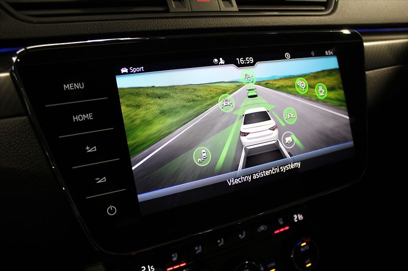 Škoda Superb iV DSG Sportline  5let/100tkm - fotka 21 z 32