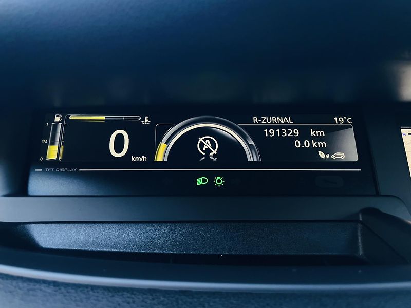 Renault Grand Scénic 1.6dCi MANUÁL KAMERA SERVISKA - fotka 43 z 47
