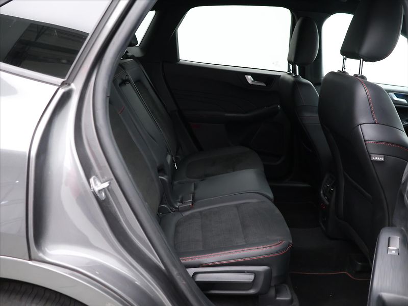 Ford Kuga 1,5 EB 110kW ST-Line - fotka 12 z 26