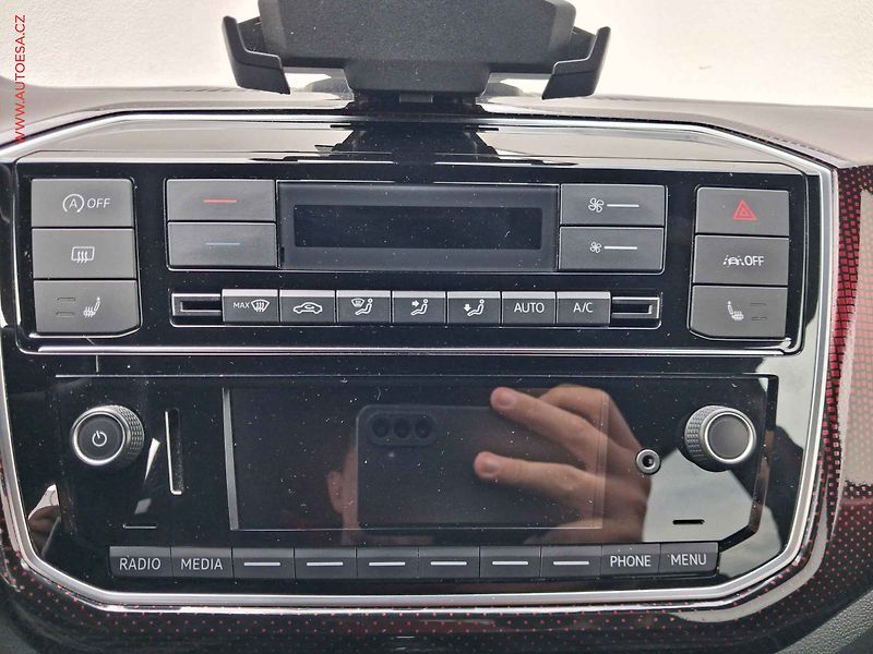 Volkswagen up! (2022) 1.0 TSi, 1.maj,ČR, GTi - fotka 15 z 16