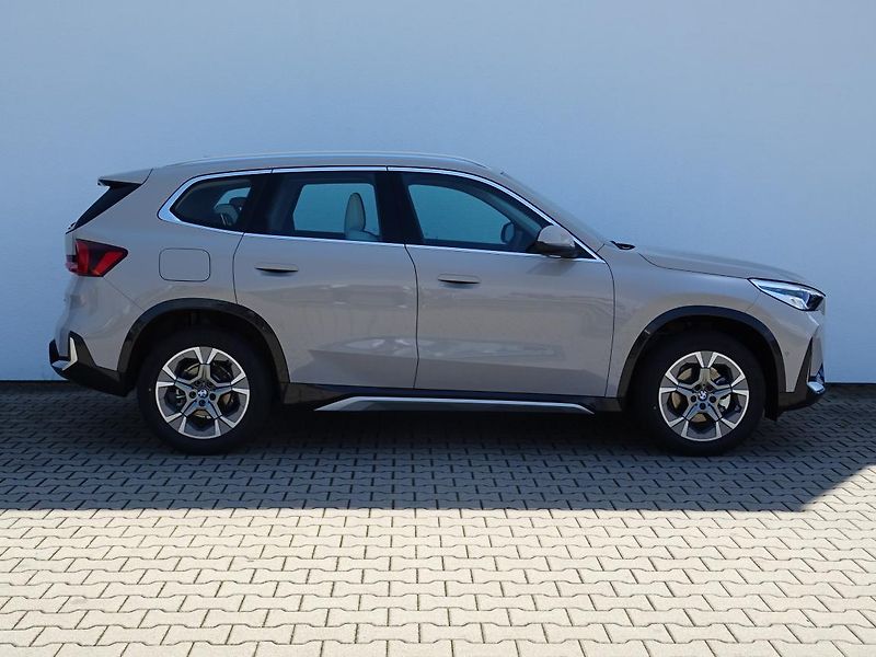 BMW X1 sDrive18i - fotka 3 z 7