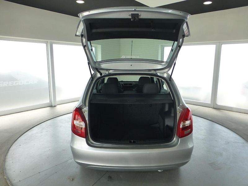 Škoda Fabia (2009) 1,4i-63KW-KLIMATIZACE*ALU KOLA - fotka 22 z 26