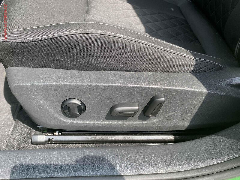 Škoda Kamiq (2020) 1.0 TSi, Style, DSG, LED - fotka 15 z 20