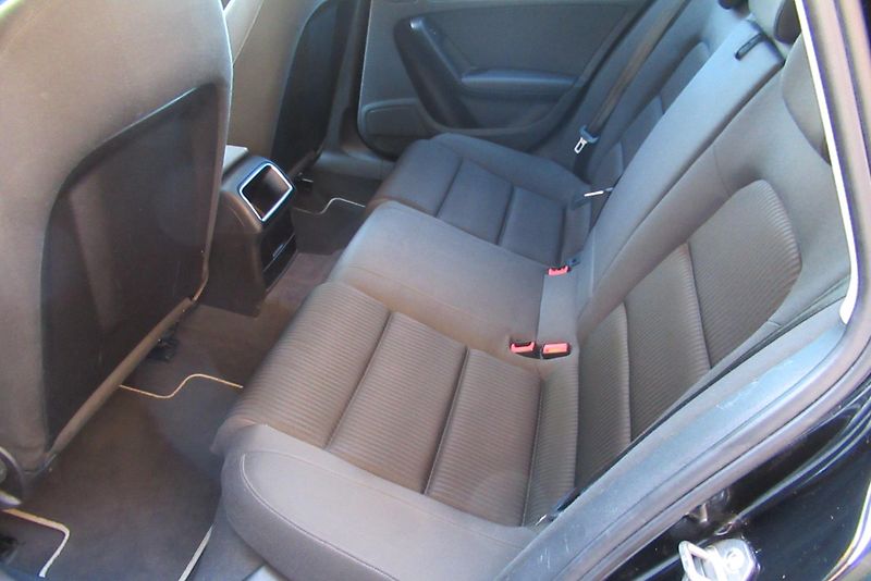 Audi A4 2.0 TDI AUT. KLIMA - fotka 13 z 19