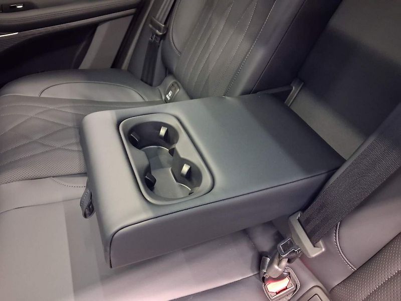 Omoda 9 (2026) Premium 1.5TGDI PHEV AWD - fotka 21 z 33
