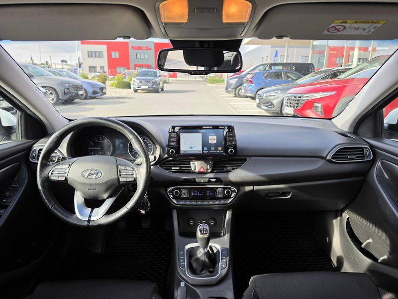 Hyundai i30 (2019) 1,4 TGDI 103kW STYLE NAV - fotka 10 z 15
