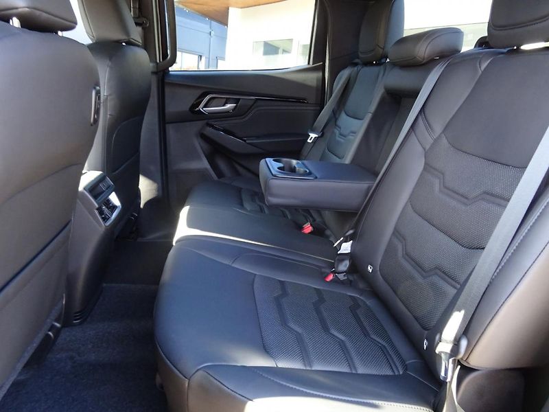 Isuzu D-Max V-Cross 1.9L 163K 4x4 6st. A/T - fotka 14 z 50