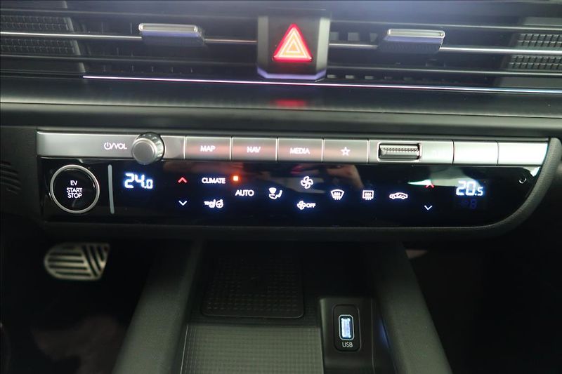 Hyundai Ioniq 6 0,0 POWER 77 kWh 239kW Style - fotka 9 z 21