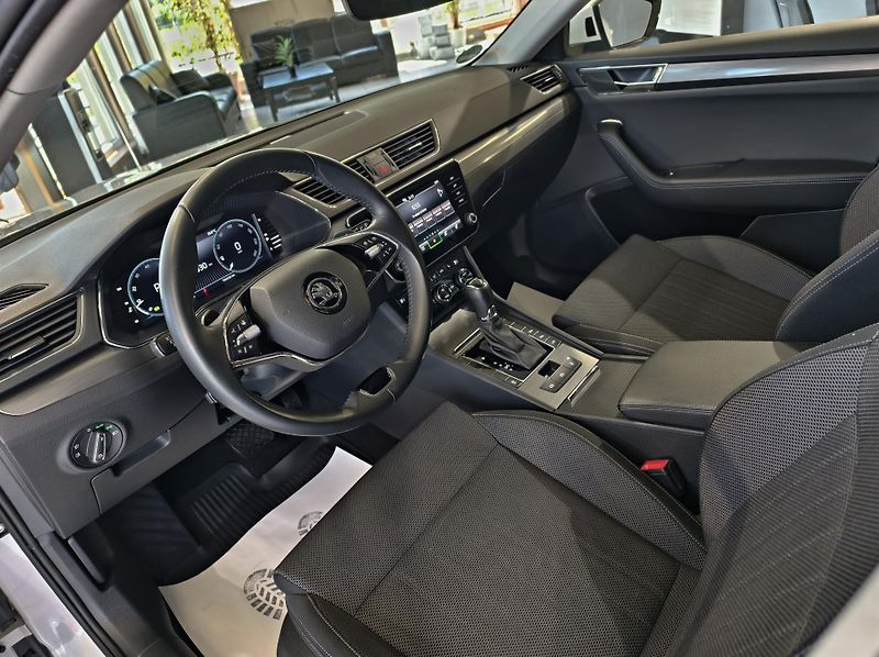 Škoda Superb 2.0 TDi DSG STYLE, ACC, KAMERA - fotka 7 z 25